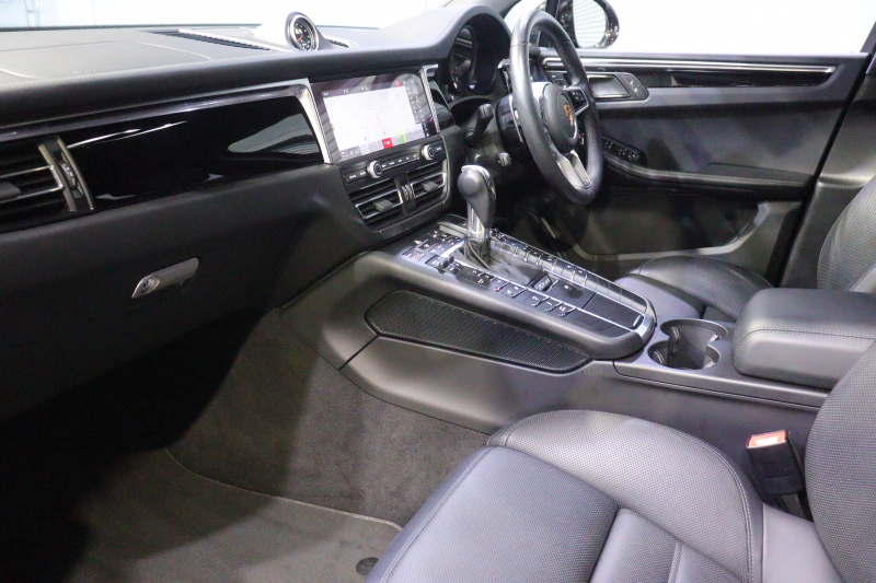 ポルシェ マカン ｽﾎﾟｰﾂｸﾛﾉP　後期ﾓﾃﾞﾙ PASM 黒本革 18way電動ｼｰﾄ PCMﾅﾋﾞ BOSEｻｳﾝﾄﾞ CarPlay ｱｸﾃｨﾌﾞｸﾙｺﾝ ﾚｰﾝｷｰﾌﾟ&ﾚｰﾝﾁｪﾝｼﾞｱｼｽﾄ PDLS付LEDﾍｯﾄﾞﾗｲﾄ ｴﾝﾄﾘｰﾄﾞﾗｲﾌﾞ ﾍﾞﾝﾁﾚｰﾀｰ ｼｰﾄﾋｰﾀｰ 360ｶﾒﾗ 　2年保証