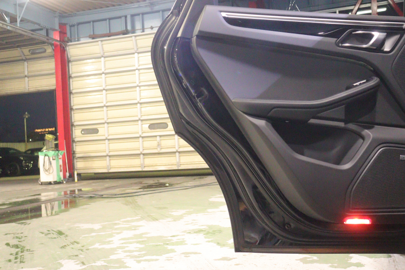 ポルシェ マカン ｽﾎﾟｰﾂｸﾛﾉP　後期ﾓﾃﾞﾙ PASM 黒本革 18way電動ｼｰﾄ PCMﾅﾋﾞ BOSEｻｳﾝﾄﾞ CarPlay ｱｸﾃｨﾌﾞｸﾙｺﾝ ﾚｰﾝｷｰﾌﾟ&ﾚｰﾝﾁｪﾝｼﾞｱｼｽﾄ PDLS付LEDﾍｯﾄﾞﾗｲﾄ ｴﾝﾄﾘｰﾄﾞﾗｲﾌﾞ ﾍﾞﾝﾁﾚｰﾀｰ ｼｰﾄﾋｰﾀｰ 360ｶﾒﾗ 　2年保証