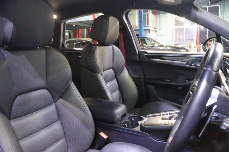 ポルシェ マカン ｽﾎﾟｰﾂｸﾛﾉP　後期ﾓﾃﾞﾙ PASM 黒本革 18way電動ｼｰﾄ PCMﾅﾋﾞ BOSEｻｳﾝﾄﾞ CarPlay ｱｸﾃｨﾌﾞｸﾙｺﾝ ﾚｰﾝｷｰﾌﾟ&ﾚｰﾝﾁｪﾝｼﾞｱｼｽﾄ PDLS付LEDﾍｯﾄﾞﾗｲﾄ ｴﾝﾄﾘｰﾄﾞﾗｲﾌﾞ ﾍﾞﾝﾁﾚｰﾀｰ ｼｰﾄﾋｰﾀｰ 360ｶﾒﾗ 　2年保証