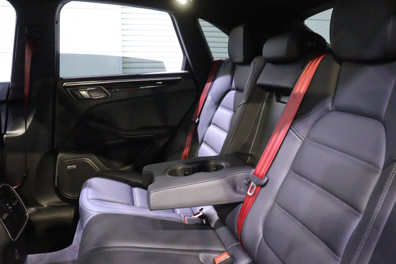 ポルシェ マカン ｽﾎﾟｰﾂｸﾛﾉP　後期ﾓﾃﾞﾙ PASM 黒本革 18way電動ｼｰﾄ PCMﾅﾋﾞ BOSEｻｳﾝﾄﾞ CarPlay ｱｸﾃｨﾌﾞｸﾙｺﾝ ﾚｰﾝｷｰﾌﾟ&ﾚｰﾝﾁｪﾝｼﾞｱｼｽﾄ PDLS付LEDﾍｯﾄﾞﾗｲﾄ ｴﾝﾄﾘｰﾄﾞﾗｲﾌﾞ ﾍﾞﾝﾁﾚｰﾀｰ ｼｰﾄﾋｰﾀｰ 360ｶﾒﾗ 　2年保証