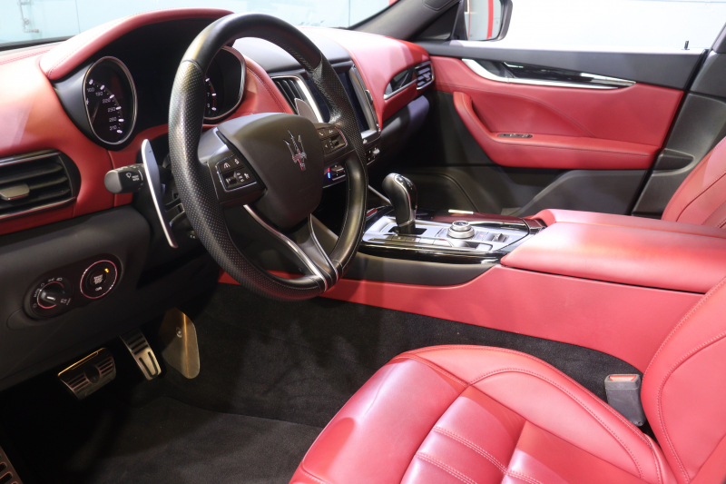 マセラティ レヴァンテ ﾚｯﾄﾞﾚｻﾞｰｼｰﾄ 全席ｼｰﾄﾋｰﾀｰ ﾊﾟﾉﾗﾏｻﾝﾙｰﾌ MTCﾅﾋﾞ CarPlay ﾌﾙｾｸﾞTV ﾌﾟｯｼｭｽﾀｰﾄ ｱｸﾃｨﾌﾞｸﾙｺﾝ ﾚｰﾝｾﾝｽ  ﾌﾞﾗｲﾝﾄﾞｽﾎﾟｯﾄﾓﾆﾀｰ 360ｶﾒﾗ 自動ﾘｱｹﾞｰﾄ 21ｲﾝﾁｱﾝﾃｰｵAW　2年保証