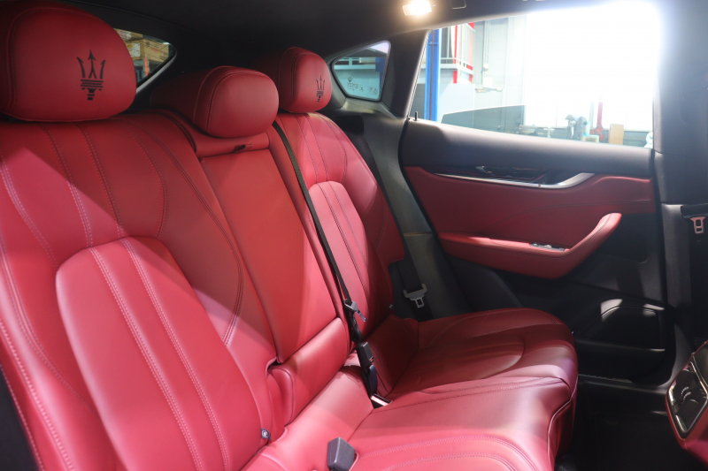 マセラティ レヴァンテ ﾚｯﾄﾞﾚｻﾞｰｼｰﾄ 全席ｼｰﾄﾋｰﾀｰ ﾊﾟﾉﾗﾏｻﾝﾙｰﾌ MTCﾅﾋﾞ CarPlay ﾌﾙｾｸﾞTV ﾌﾟｯｼｭｽﾀｰﾄ ｱｸﾃｨﾌﾞｸﾙｺﾝ ﾚｰﾝｾﾝｽ  ﾌﾞﾗｲﾝﾄﾞｽﾎﾟｯﾄﾓﾆﾀｰ 360ｶﾒﾗ 自動ﾘｱｹﾞｰﾄ 21ｲﾝﾁｱﾝﾃｰｵAW　2年保証