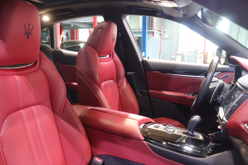 マセラティ レヴァンテ ﾚｯﾄﾞﾚｻﾞｰｼｰﾄ 全席ｼｰﾄﾋｰﾀｰ ﾊﾟﾉﾗﾏｻﾝﾙｰﾌ MTCﾅﾋﾞ CarPlay ﾌﾙｾｸﾞTV ﾌﾟｯｼｭｽﾀｰﾄ ｱｸﾃｨﾌﾞｸﾙｺﾝ ﾚｰﾝｾﾝｽ  ﾌﾞﾗｲﾝﾄﾞｽﾎﾟｯﾄﾓﾆﾀｰ 360ｶﾒﾗ 自動ﾘｱｹﾞｰﾄ 21ｲﾝﾁｱﾝﾃｰｵAW　2年保証