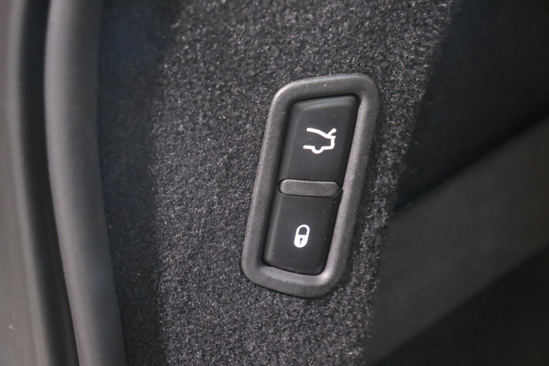 マセラティ レヴァンテ ﾚｯﾄﾞﾚｻﾞｰｼｰﾄ 全席ｼｰﾄﾋｰﾀｰ ﾊﾟﾉﾗﾏｻﾝﾙｰﾌ MTCﾅﾋﾞ CarPlay ﾌﾙｾｸﾞTV ﾌﾟｯｼｭｽﾀｰﾄ ｱｸﾃｨﾌﾞｸﾙｺﾝ ﾚｰﾝｾﾝｽ  ﾌﾞﾗｲﾝﾄﾞｽﾎﾟｯﾄﾓﾆﾀｰ 360ｶﾒﾗ 自動ﾘｱｹﾞｰﾄ 21ｲﾝﾁｱﾝﾃｰｵAW　2年保証