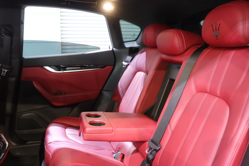 マセラティ レヴァンテ ﾚｯﾄﾞﾚｻﾞｰｼｰﾄ 全席ｼｰﾄﾋｰﾀｰ ﾊﾟﾉﾗﾏｻﾝﾙｰﾌ MTCﾅﾋﾞ CarPlay ﾌﾙｾｸﾞTV ﾌﾟｯｼｭｽﾀｰﾄ ｱｸﾃｨﾌﾞｸﾙｺﾝ ﾚｰﾝｾﾝｽ  ﾌﾞﾗｲﾝﾄﾞｽﾎﾟｯﾄﾓﾆﾀｰ 360ｶﾒﾗ 自動ﾘｱｹﾞｰﾄ 21ｲﾝﾁｱﾝﾃｰｵAW　2年保証