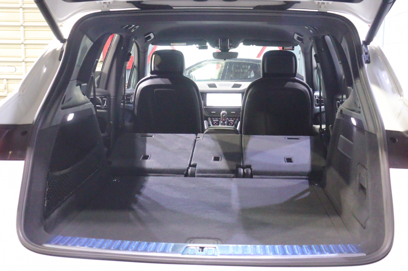 ポルシェ カイエン 本革ｼｰﾄ(ﾌﾞﾗｯｸ) ﾒﾓﾘｰ機能付き電動ｼｰﾄ ｼｰﾄﾋｰﾀｰ PCMﾅﾋﾞ CarPlay PDLS付LEDﾍｯﾄﾞﾗｲﾄ ｱｸﾃｨﾌﾞｸﾙｺﾝ ﾚｰﾝﾁｪﾝｼﾞ&ﾚｰﾝｷｰﾌﾟｱｼｽﾄ 19ｲﾝﾁｶｲｴﾝSﾃﾞｻﾞｲﾝAW　2年保証