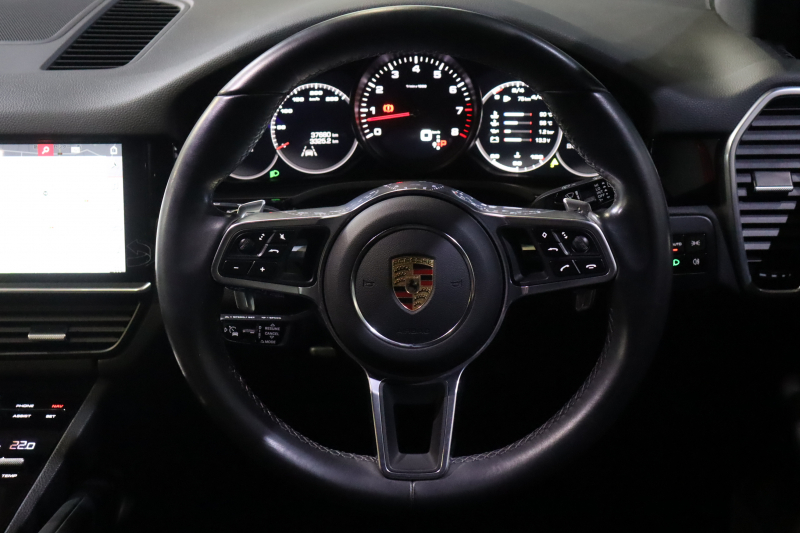 ポルシェ カイエン 本革ｼｰﾄ(ﾌﾞﾗｯｸ) ﾒﾓﾘｰ機能付き電動ｼｰﾄ ｼｰﾄﾋｰﾀｰ PCMﾅﾋﾞ CarPlay PDLS付LEDﾍｯﾄﾞﾗｲﾄ ｱｸﾃｨﾌﾞｸﾙｺﾝ ﾚｰﾝﾁｪﾝｼﾞ&ﾚｰﾝｷｰﾌﾟｱｼｽﾄ 19ｲﾝﾁｶｲｴﾝSﾃﾞｻﾞｲﾝAW　2年保証