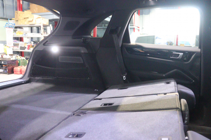 ポルシェ カイエン 本革ｼｰﾄ(ﾌﾞﾗｯｸ) ﾒﾓﾘｰ機能付き電動ｼｰﾄ ｼｰﾄﾋｰﾀｰ PCMﾅﾋﾞ CarPlay PDLS付LEDﾍｯﾄﾞﾗｲﾄ ｱｸﾃｨﾌﾞｸﾙｺﾝ ﾚｰﾝﾁｪﾝｼﾞ&ﾚｰﾝｷｰﾌﾟｱｼｽﾄ 19ｲﾝﾁｶｲｴﾝSﾃﾞｻﾞｲﾝAW　2年保証