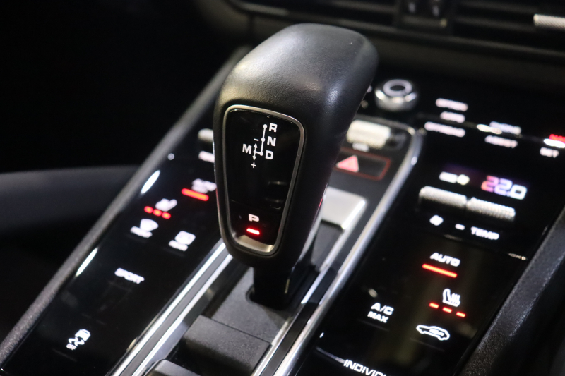 ポルシェ カイエン 本革ｼｰﾄ(ﾌﾞﾗｯｸ) ﾒﾓﾘｰ機能付き電動ｼｰﾄ ｼｰﾄﾋｰﾀｰ PCMﾅﾋﾞ CarPlay PDLS付LEDﾍｯﾄﾞﾗｲﾄ ｱｸﾃｨﾌﾞｸﾙｺﾝ ﾚｰﾝﾁｪﾝｼﾞ&ﾚｰﾝｷｰﾌﾟｱｼｽﾄ 19ｲﾝﾁｶｲｴﾝSﾃﾞｻﾞｲﾝAW　2年保証