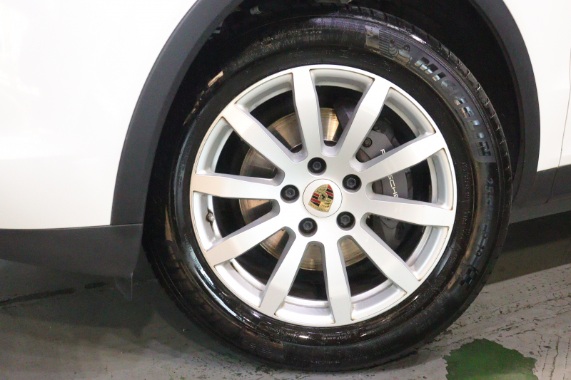 ポルシェ カイエン 本革ｼｰﾄ(ﾌﾞﾗｯｸ) ﾒﾓﾘｰ機能付き電動ｼｰﾄ ｼｰﾄﾋｰﾀｰ PCMﾅﾋﾞ CarPlay PDLS付LEDﾍｯﾄﾞﾗｲﾄ ｱｸﾃｨﾌﾞｸﾙｺﾝ ﾚｰﾝﾁｪﾝｼﾞ&ﾚｰﾝｷｰﾌﾟｱｼｽﾄ 19ｲﾝﾁｶｲｴﾝSﾃﾞｻﾞｲﾝAW　2年保証