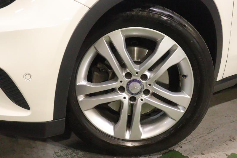 メルセデスベンツ GLA GLA250 4MATIC ﾍﾞｰｼｯｸPﾌﾟﾗｽ ﾚｰﾀﾞｰSP　ｷｰﾚｽｺﾞｰ ﾚｻﾞｰﾂｲﾝｼｰﾄ(ﾌﾞﾗｯｸ) 8ｲﾝﾁﾜｲﾄﾞﾅﾋﾞ CarPlay ﾌﾙｾｸﾞTV ｱｸﾃｨﾌﾞｸﾙｺﾝ ﾚｰﾝｷｰﾌﾟ ﾌﾞﾗｲﾝﾄﾞｽﾎﾟｯﾄｱｼｽﾄ ｱﾝﾋﾞｴﾝﾄﾗｲﾄ　2年保証