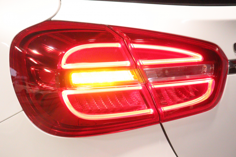 メルセデスベンツ GLA GLA250 4MATIC ﾍﾞｰｼｯｸPﾌﾟﾗｽ ﾚｰﾀﾞｰSP　ｷｰﾚｽｺﾞｰ ﾚｻﾞｰﾂｲﾝｼｰﾄ(ﾌﾞﾗｯｸ) 8ｲﾝﾁﾜｲﾄﾞﾅﾋﾞ CarPlay ﾌﾙｾｸﾞTV ｱｸﾃｨﾌﾞｸﾙｺﾝ ﾚｰﾝｷｰﾌﾟ ﾌﾞﾗｲﾝﾄﾞｽﾎﾟｯﾄｱｼｽﾄ ｱﾝﾋﾞｴﾝﾄﾗｲﾄ　2年保証