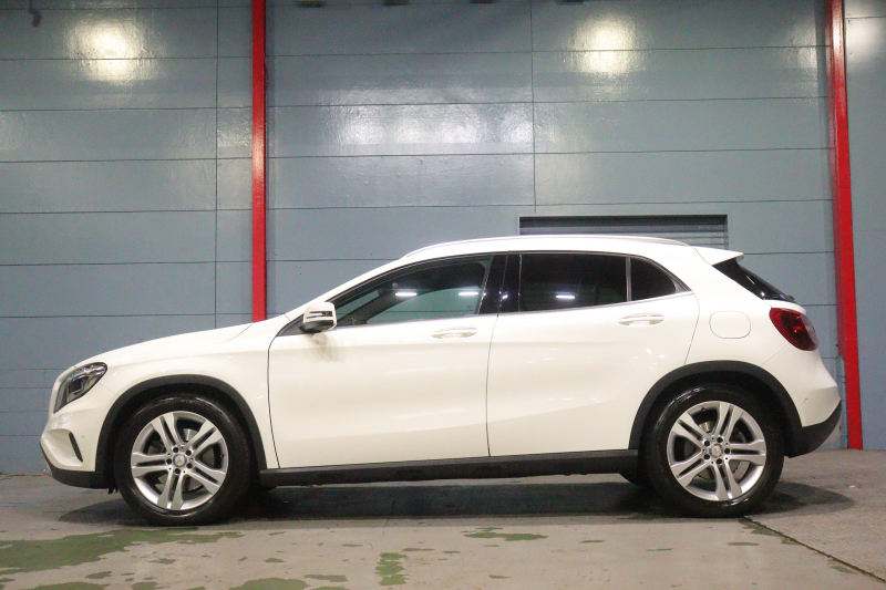 メルセデスベンツ GLA GLA250 4MATIC ﾍﾞｰｼｯｸPﾌﾟﾗｽ ﾚｰﾀﾞｰSP　ｷｰﾚｽｺﾞｰ ﾚｻﾞｰﾂｲﾝｼｰﾄ(ﾌﾞﾗｯｸ) 8ｲﾝﾁﾜｲﾄﾞﾅﾋﾞ CarPlay ﾌﾙｾｸﾞTV ｱｸﾃｨﾌﾞｸﾙｺﾝ ﾚｰﾝｷｰﾌﾟ ﾌﾞﾗｲﾝﾄﾞｽﾎﾟｯﾄｱｼｽﾄ ｱﾝﾋﾞｴﾝﾄﾗｲﾄ　2年保証