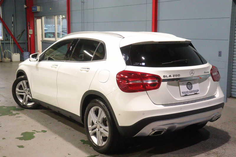メルセデスベンツ GLA GLA250 4MATIC ﾍﾞｰｼｯｸPﾌﾟﾗｽ ﾚｰﾀﾞｰSP　ｷｰﾚｽｺﾞｰ ﾚｻﾞｰﾂｲﾝｼｰﾄ(ﾌﾞﾗｯｸ) 8ｲﾝﾁﾜｲﾄﾞﾅﾋﾞ CarPlay ﾌﾙｾｸﾞTV ｱｸﾃｨﾌﾞｸﾙｺﾝ ﾚｰﾝｷｰﾌﾟ ﾌﾞﾗｲﾝﾄﾞｽﾎﾟｯﾄｱｼｽﾄ ｱﾝﾋﾞｴﾝﾄﾗｲﾄ　2年保証