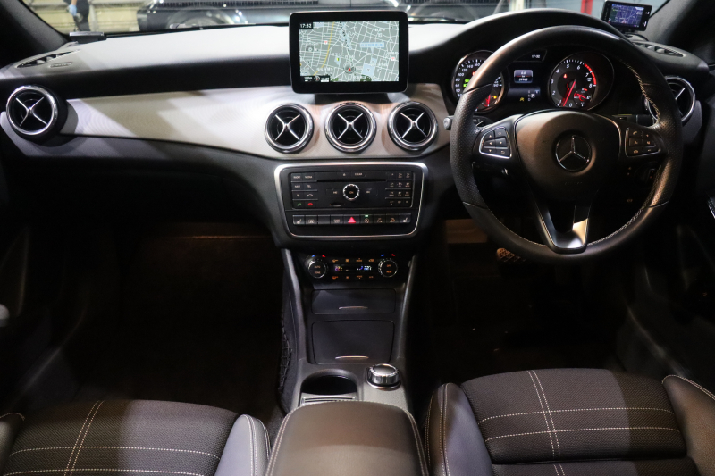 メルセデスベンツ GLA GLA250 4MATIC ﾍﾞｰｼｯｸPﾌﾟﾗｽ ﾚｰﾀﾞｰSP　ｷｰﾚｽｺﾞｰ ﾚｻﾞｰﾂｲﾝｼｰﾄ(ﾌﾞﾗｯｸ) 8ｲﾝﾁﾜｲﾄﾞﾅﾋﾞ CarPlay ﾌﾙｾｸﾞTV ｱｸﾃｨﾌﾞｸﾙｺﾝ ﾚｰﾝｷｰﾌﾟ ﾌﾞﾗｲﾝﾄﾞｽﾎﾟｯﾄｱｼｽﾄ ｱﾝﾋﾞｴﾝﾄﾗｲﾄ　2年保証