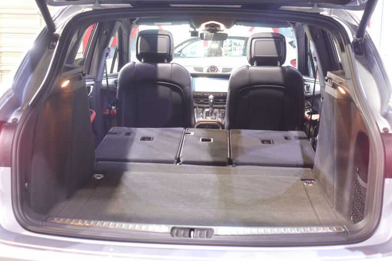 ポルシェ マカン SｼｭﾎﾟﾙﾄED ｽﾎﾟｰﾂｸﾛﾉP　MY20 後期ﾓﾃﾞﾙ ACC 黒×赤革 14way電動ｼｰﾄ ﾊﾟﾉﾗﾏｻﾝﾙｰﾌ PCMﾅﾋﾞ CarPlay ﾚｰﾝﾁｪﾝｼﾞｱｼｽﾄ LEDﾍｯﾄﾞﾗｲﾄ ｴﾝﾄﾘD ｼｰﾄﾋｰﾀｰ 360ｶﾒﾗ 21ｲﾝﾁAW 　2年保証付