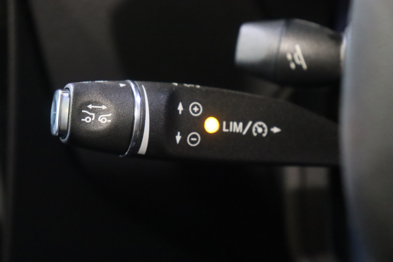 メルセデスベンツ Gクラス G350ﾌﾞﾙｰﾃｯｸ ﾗｸﾞｼﾞｭｱﾘｰPKG　ACC 黒革 ｻﾝﾙｰﾌ 純正ﾅﾋﾞ ﾌﾙｾｸﾞTV harman/kardonｻｳﾝﾄﾞ ﾊﾞｯｸｶﾒﾗ 前後席ｼｰﾄﾋｰﾀｰ 純正18ｲﾝﾁAW ﾌﾞﾗｯｸｱｯｼｭｳｯﾄﾞP　2年保証付