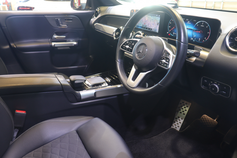 メルセデスベンツ GLB GLB200d ﾅﾋﾞｹﾞｰｼｮﾝP ﾚｰﾀﾞｰSP　ﾚｻﾞｰﾂｲﾝｼｰﾄ(ﾌﾞﾗｯｸ) ﾊﾟﾉﾗﾏｻﾝﾙｰﾌ 10.25ｲﾝﾁﾜｲﾄﾞﾅﾋﾞ&ｺｸﾋﾟｯﾄﾃﾞｨｽﾌﾟﾚｲ 360ｶﾒﾗ 360ｶﾒﾗ ｱｸﾃｨﾌﾞｸﾙｺﾝ ﾚｰﾝｷｰﾌﾟ&ﾚｰﾝﾁｪﾝｼﾞｱｼｽﾄ LEDﾍｯﾄﾞﾗｲﾄ　2年保証