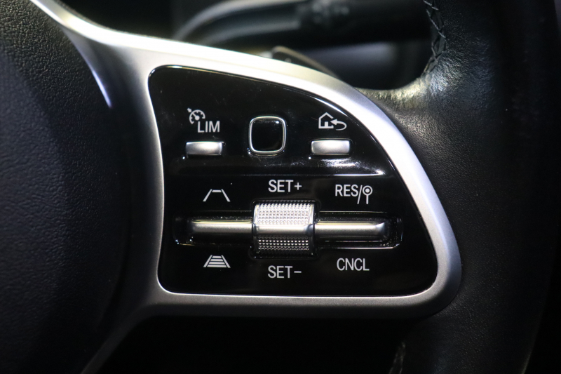 メルセデスベンツ GLB GLB200d ﾅﾋﾞｹﾞｰｼｮﾝP ﾚｰﾀﾞｰSP　ﾚｻﾞｰﾂｲﾝｼｰﾄ(ﾌﾞﾗｯｸ) ﾊﾟﾉﾗﾏｻﾝﾙｰﾌ 10.25ｲﾝﾁﾜｲﾄﾞﾅﾋﾞ&ｺｸﾋﾟｯﾄﾃﾞｨｽﾌﾟﾚｲ 360ｶﾒﾗ 360ｶﾒﾗ ｱｸﾃｨﾌﾞｸﾙｺﾝ ﾚｰﾝｷｰﾌﾟ&ﾚｰﾝﾁｪﾝｼﾞｱｼｽﾄ LEDﾍｯﾄﾞﾗｲﾄ　2年保証