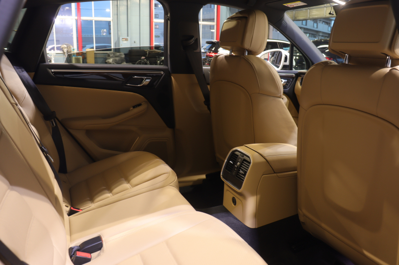 ポルシェ マカン GTS ｽﾎﾟｰﾂｸﾛﾉP　PASM ﾂｰﾄﾝﾚｻﾞｰ(ﾍﾞｰｼﾞｭ/ﾌﾞﾗｯｸ) 18way電動ｼｰﾄ ﾍﾞﾝﾁﾚｰﾀｰ PCMﾅﾋﾞ CarPlay PDLS+LEDﾍｯﾄﾞﾗｲﾄ ｽﾎﾟｰﾂｴｸﾞｿﾞｰｽﾄ 360ｶﾒﾗ ｽﾃｱﾘﾝｸﾞﾋｰﾀｰ ﾀﾞｰｸｳｫｰﾙﾅｯﾄｳｯﾄﾞｲﾝﾃﾘｱ 19ｲﾝﾁﾏｶﾝﾀｰﾎﾞAW　2年保証