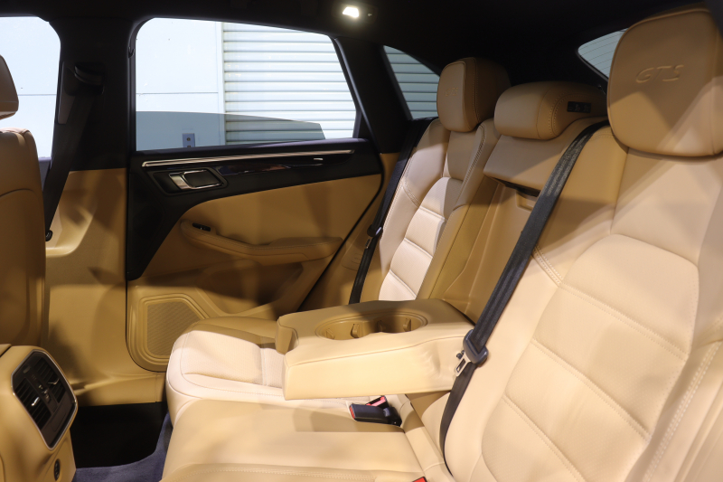 ポルシェ マカン GTS ｽﾎﾟｰﾂｸﾛﾉP　PASM ﾂｰﾄﾝﾚｻﾞｰ(ﾍﾞｰｼﾞｭ/ﾌﾞﾗｯｸ) 18way電動ｼｰﾄ ﾍﾞﾝﾁﾚｰﾀｰ PCMﾅﾋﾞ CarPlay PDLS+LEDﾍｯﾄﾞﾗｲﾄ ｽﾎﾟｰﾂｴｸﾞｿﾞｰｽﾄ 360ｶﾒﾗ ｽﾃｱﾘﾝｸﾞﾋｰﾀｰ ﾀﾞｰｸｳｫｰﾙﾅｯﾄｳｯﾄﾞｲﾝﾃﾘｱ 19ｲﾝﾁﾏｶﾝﾀｰﾎﾞAW　2年保証