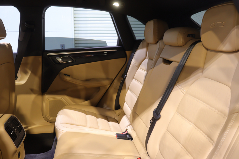 ポルシェ マカン GTS ｽﾎﾟｰﾂｸﾛﾉP　PASM ﾂｰﾄﾝﾚｻﾞｰ(ﾍﾞｰｼﾞｭ/ﾌﾞﾗｯｸ) 18way電動ｼｰﾄ ﾍﾞﾝﾁﾚｰﾀｰ PCMﾅﾋﾞ CarPlay PDLS+LEDﾍｯﾄﾞﾗｲﾄ ｽﾎﾟｰﾂｴｸﾞｿﾞｰｽﾄ 360ｶﾒﾗ ｽﾃｱﾘﾝｸﾞﾋｰﾀｰ ﾀﾞｰｸｳｫｰﾙﾅｯﾄｳｯﾄﾞｲﾝﾃﾘｱ 19ｲﾝﾁﾏｶﾝﾀｰﾎﾞAW　2年保証