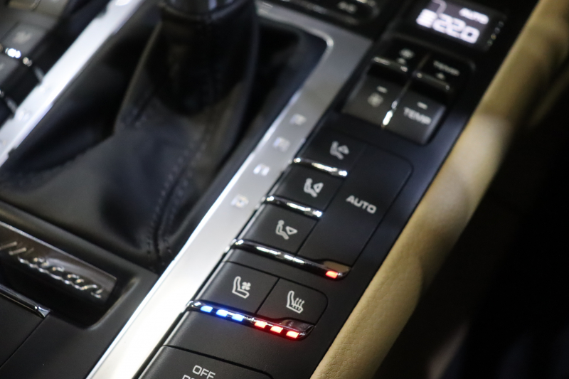 ポルシェ マカン GTS ｽﾎﾟｰﾂｸﾛﾉP　PASM ﾂｰﾄﾝﾚｻﾞｰ(ﾍﾞｰｼﾞｭ/ﾌﾞﾗｯｸ) 18way電動ｼｰﾄ ﾍﾞﾝﾁﾚｰﾀｰ PCMﾅﾋﾞ CarPlay PDLS+LEDﾍｯﾄﾞﾗｲﾄ ｽﾎﾟｰﾂｴｸﾞｿﾞｰｽﾄ 360ｶﾒﾗ ｽﾃｱﾘﾝｸﾞﾋｰﾀｰ ﾀﾞｰｸｳｫｰﾙﾅｯﾄｳｯﾄﾞｲﾝﾃﾘｱ 19ｲﾝﾁﾏｶﾝﾀｰﾎﾞAW　2年保証