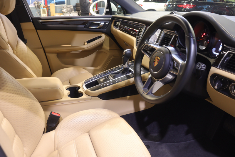 ポルシェ マカン GTS ｽﾎﾟｰﾂｸﾛﾉP　PASM ﾂｰﾄﾝﾚｻﾞｰ(ﾍﾞｰｼﾞｭ/ﾌﾞﾗｯｸ) 18way電動ｼｰﾄ ﾍﾞﾝﾁﾚｰﾀｰ PCMﾅﾋﾞ CarPlay PDLS+LEDﾍｯﾄﾞﾗｲﾄ ｽﾎﾟｰﾂｴｸﾞｿﾞｰｽﾄ 360ｶﾒﾗ ｽﾃｱﾘﾝｸﾞﾋｰﾀｰ ﾀﾞｰｸｳｫｰﾙﾅｯﾄｳｯﾄﾞｲﾝﾃﾘｱ 19ｲﾝﾁﾏｶﾝﾀｰﾎﾞAW　2年保証