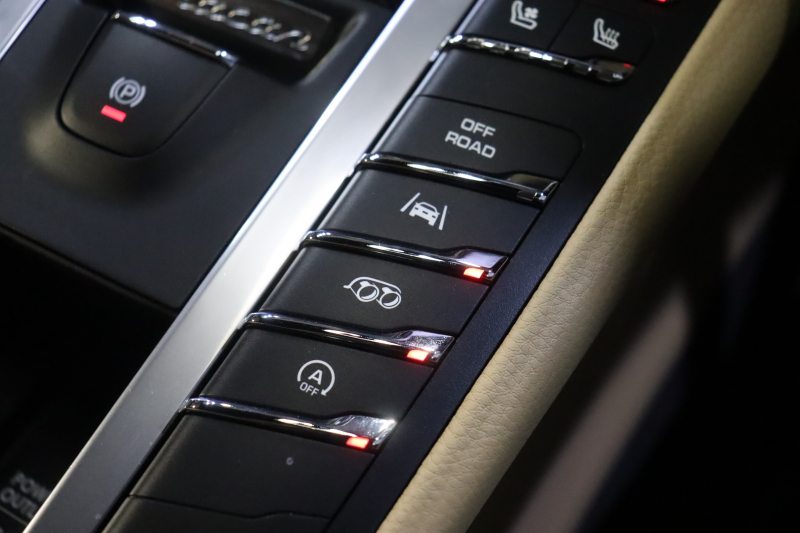 ポルシェ マカン GTS ｽﾎﾟｰﾂｸﾛﾉP　PASM ﾂｰﾄﾝﾚｻﾞｰ(ﾍﾞｰｼﾞｭ/ﾌﾞﾗｯｸ) 18way電動ｼｰﾄ ﾍﾞﾝﾁﾚｰﾀｰ PCMﾅﾋﾞ CarPlay PDLS+LEDﾍｯﾄﾞﾗｲﾄ ｽﾎﾟｰﾂｴｸﾞｿﾞｰｽﾄ 360ｶﾒﾗ ｽﾃｱﾘﾝｸﾞﾋｰﾀｰ ﾀﾞｰｸｳｫｰﾙﾅｯﾄｳｯﾄﾞｲﾝﾃﾘｱ 19ｲﾝﾁﾏｶﾝﾀｰﾎﾞAW　2年保証