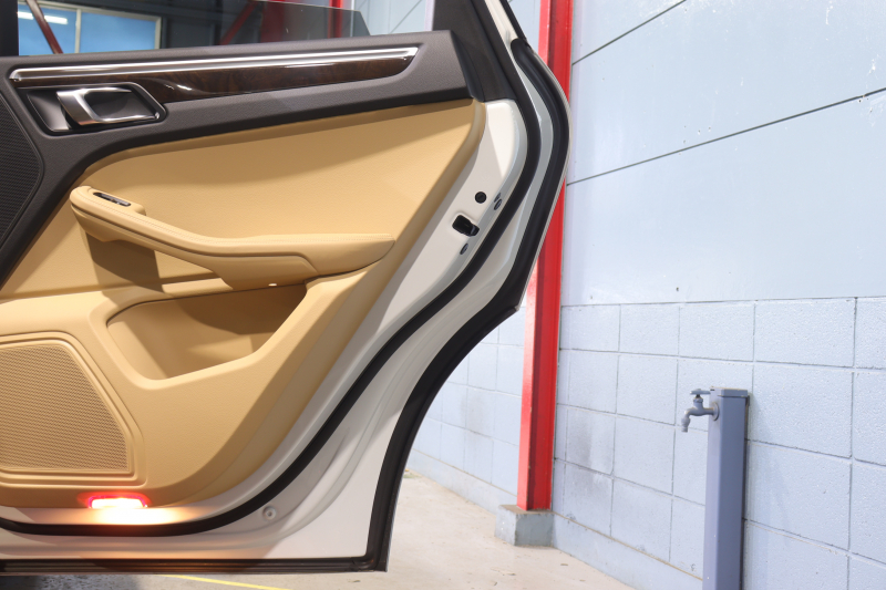 ポルシェ マカン GTS ｽﾎﾟｰﾂｸﾛﾉP　PASM ﾂｰﾄﾝﾚｻﾞｰ(ﾍﾞｰｼﾞｭ/ﾌﾞﾗｯｸ) 18way電動ｼｰﾄ ﾍﾞﾝﾁﾚｰﾀｰ PCMﾅﾋﾞ CarPlay PDLS+LEDﾍｯﾄﾞﾗｲﾄ ｽﾎﾟｰﾂｴｸﾞｿﾞｰｽﾄ 360ｶﾒﾗ ｽﾃｱﾘﾝｸﾞﾋｰﾀｰ ﾀﾞｰｸｳｫｰﾙﾅｯﾄｳｯﾄﾞｲﾝﾃﾘｱ 19ｲﾝﾁﾏｶﾝﾀｰﾎﾞAW　2年保証