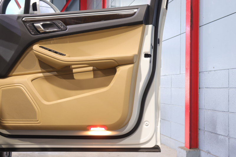 ポルシェ マカン GTS ｽﾎﾟｰﾂｸﾛﾉP　PASM ﾂｰﾄﾝﾚｻﾞｰ(ﾍﾞｰｼﾞｭ/ﾌﾞﾗｯｸ) 18way電動ｼｰﾄ ﾍﾞﾝﾁﾚｰﾀｰ PCMﾅﾋﾞ CarPlay PDLS+LEDﾍｯﾄﾞﾗｲﾄ ｽﾎﾟｰﾂｴｸﾞｿﾞｰｽﾄ 360ｶﾒﾗ ｽﾃｱﾘﾝｸﾞﾋｰﾀｰ ﾀﾞｰｸｳｫｰﾙﾅｯﾄｳｯﾄﾞｲﾝﾃﾘｱ 19ｲﾝﾁﾏｶﾝﾀｰﾎﾞAW　2年保証