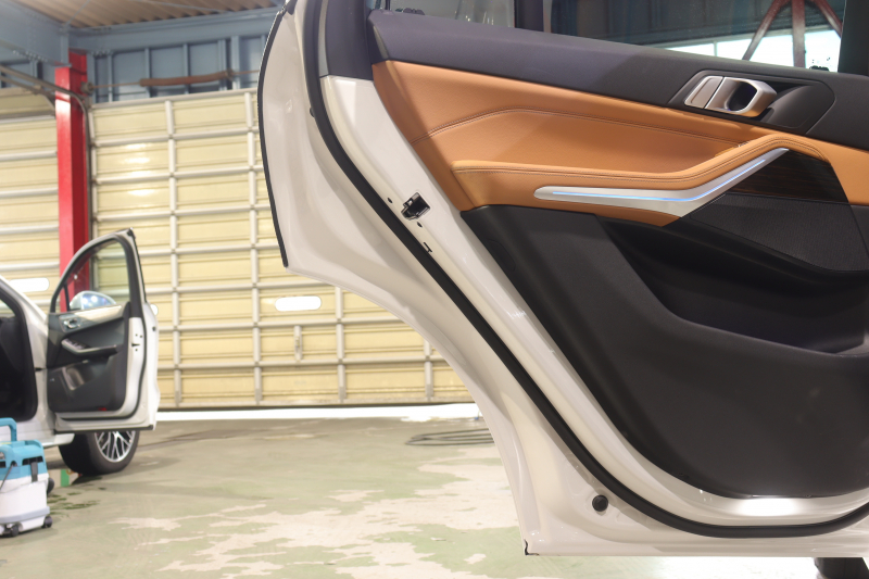 BMW X5 xDrive 35d Mｽﾎﾟｰﾂ ﾄﾞﾗｲﾋﾞﾝｸﾞﾀﾞｲﾅﾐｸｽP　ﾄﾞﾗｲﾋﾞﾝｸﾞｱｼｽﾄﾌﾟﾛ ｱﾀﾞﾌﾟﾃｨﾌﾞｴｱｻｽ ｲﾝﾃｸﾞﾚｲﾃｯﾄﾞｱｸﾃｨﾌﾞｽﾃｱ ｺﾆｬｯｸﾚｻﾞｰ ﾊﾟﾉﾗﾏｻﾝﾙｰﾌ 第7世代iDriveﾅﾋﾞ CarPlay ﾍｯﾄﾞｱｯﾌﾟD OP21ｲﾝﾁAW　2年保証