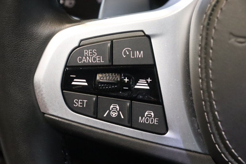 BMW X5 xDrive 35d Mｽﾎﾟｰﾂ ﾄﾞﾗｲﾋﾞﾝｸﾞﾀﾞｲﾅﾐｸｽP　ﾄﾞﾗｲﾋﾞﾝｸﾞｱｼｽﾄﾌﾟﾛ ｱﾀﾞﾌﾟﾃｨﾌﾞｴｱｻｽ ｲﾝﾃｸﾞﾚｲﾃｯﾄﾞｱｸﾃｨﾌﾞｽﾃｱ ｺﾆｬｯｸﾚｻﾞｰ ﾊﾟﾉﾗﾏｻﾝﾙｰﾌ 第7世代iDriveﾅﾋﾞ CarPlay ﾍｯﾄﾞｱｯﾌﾟD OP21ｲﾝﾁAW　2年保証