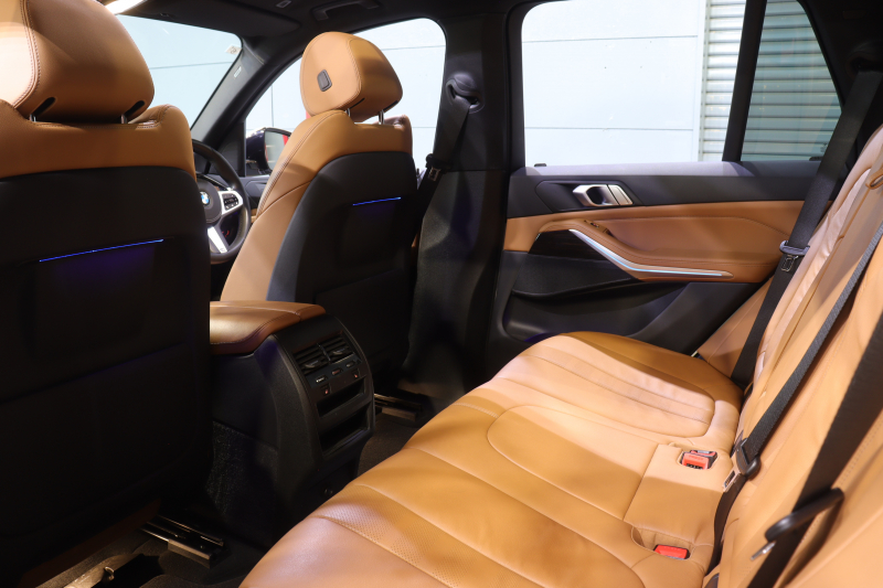 BMW X5 xDrive 35d Mｽﾎﾟｰﾂ ﾄﾞﾗｲﾋﾞﾝｸﾞﾀﾞｲﾅﾐｸｽP　ﾄﾞﾗｲﾋﾞﾝｸﾞｱｼｽﾄﾌﾟﾛ ｱﾀﾞﾌﾟﾃｨﾌﾞｴｱｻｽ ｲﾝﾃｸﾞﾚｲﾃｯﾄﾞｱｸﾃｨﾌﾞｽﾃｱ ｺﾆｬｯｸﾚｻﾞｰ ﾊﾟﾉﾗﾏｻﾝﾙｰﾌ 第7世代iDriveﾅﾋﾞ CarPlay ﾍｯﾄﾞｱｯﾌﾟD OP21ｲﾝﾁAW　2年保証