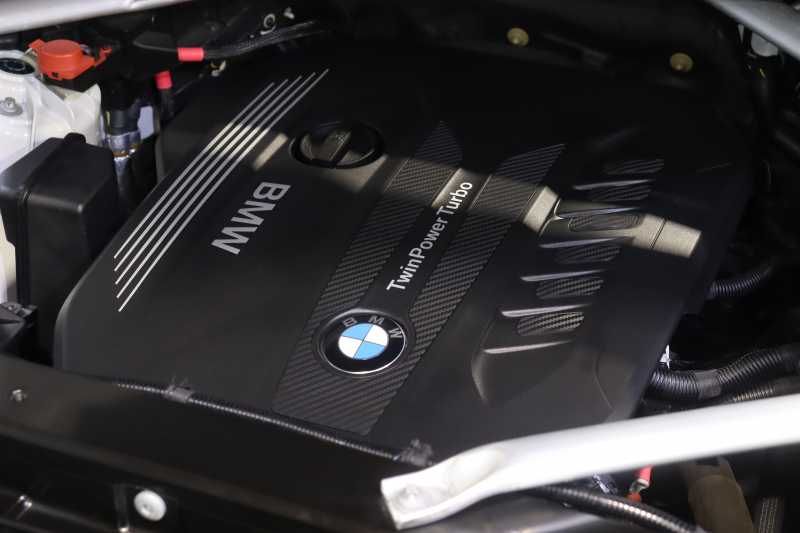 BMW X5 xDrive 35d Mｽﾎﾟｰﾂ ﾄﾞﾗｲﾋﾞﾝｸﾞﾀﾞｲﾅﾐｸｽP　ﾄﾞﾗｲﾋﾞﾝｸﾞｱｼｽﾄﾌﾟﾛ ｱﾀﾞﾌﾟﾃｨﾌﾞｴｱｻｽ ｲﾝﾃｸﾞﾚｲﾃｯﾄﾞｱｸﾃｨﾌﾞｽﾃｱ ｺﾆｬｯｸﾚｻﾞｰ ﾊﾟﾉﾗﾏｻﾝﾙｰﾌ 第7世代iDriveﾅﾋﾞ CarPlay ﾍｯﾄﾞｱｯﾌﾟD OP21ｲﾝﾁAW　2年保証