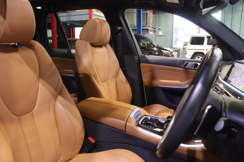 BMW X5 xDrive 35d Mｽﾎﾟｰﾂ ﾄﾞﾗｲﾋﾞﾝｸﾞﾀﾞｲﾅﾐｸｽP　ﾄﾞﾗｲﾋﾞﾝｸﾞｱｼｽﾄﾌﾟﾛ ｱﾀﾞﾌﾟﾃｨﾌﾞｴｱｻｽ ｲﾝﾃｸﾞﾚｲﾃｯﾄﾞｱｸﾃｨﾌﾞｽﾃｱ ｺﾆｬｯｸﾚｻﾞｰ ﾊﾟﾉﾗﾏｻﾝﾙｰﾌ 第7世代iDriveﾅﾋﾞ CarPlay ﾍｯﾄﾞｱｯﾌﾟD OP21ｲﾝﾁAW　2年保証
