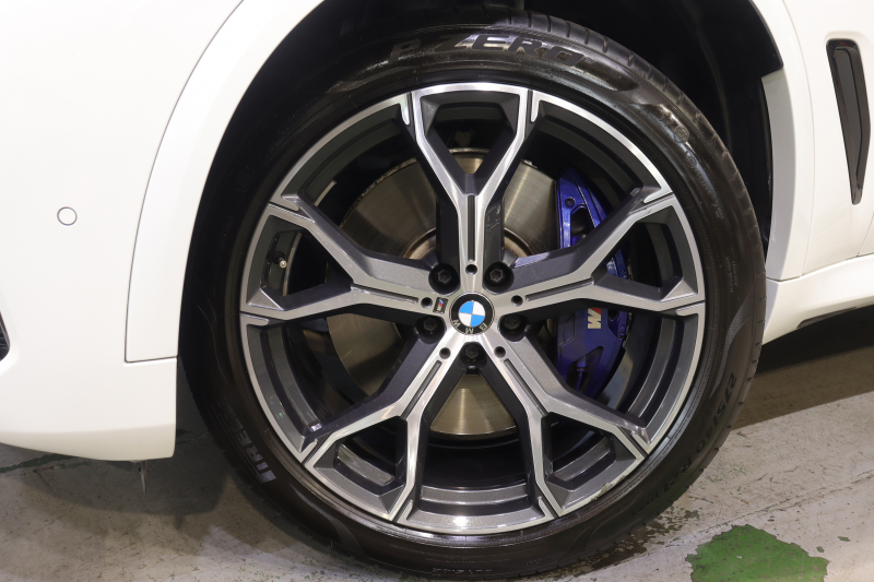 BMW X5 xDrive 35d Mｽﾎﾟｰﾂ ﾄﾞﾗｲﾋﾞﾝｸﾞﾀﾞｲﾅﾐｸｽP　ﾄﾞﾗｲﾋﾞﾝｸﾞｱｼｽﾄﾌﾟﾛ ｱﾀﾞﾌﾟﾃｨﾌﾞｴｱｻｽ ｲﾝﾃｸﾞﾚｲﾃｯﾄﾞｱｸﾃｨﾌﾞｽﾃｱ ｺﾆｬｯｸﾚｻﾞｰ ﾊﾟﾉﾗﾏｻﾝﾙｰﾌ 第7世代iDriveﾅﾋﾞ CarPlay ﾍｯﾄﾞｱｯﾌﾟD OP21ｲﾝﾁAW　2年保証