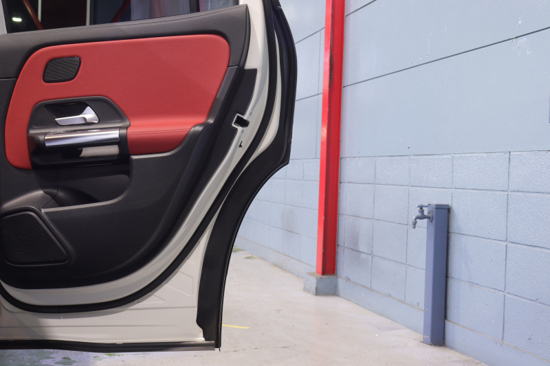 AMG GLA GLA35 4MATIC AMGﾊﾟﾌｫｰﾏﾝｽ&ｱﾄﾞﾊﾞﾝｽﾄ&ﾅﾋﾞｹﾞｰｼｮﾝP ﾚｰﾀﾞｰSP　1ｵｰﾅｰ AMGﾊﾟﾌｫｰﾏﾝｽｼｰﾄ 本革(赤/黒) ﾊﾟﾉﾗﾏｻﾝﾙｰﾌ 10.25ｲﾝﾁﾜｲﾄﾞﾅﾋﾞ ｱﾄﾞﾊﾞﾝｽﾄﾞｻｳﾝﾄﾞ ﾍｯﾄﾞｱｯﾌﾟD 360ｶﾒﾗ ﾌｯﾄﾄﾗﾝｸ ﾏﾙﾁﾋﾞｰﾑLED　2年保証