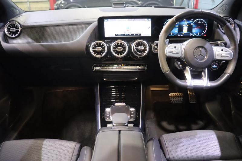 AMG GLA GLA35 4MATIC AMGﾊﾟﾌｫｰﾏﾝｽ&ｱﾄﾞﾊﾞﾝｽﾄ&ﾅﾋﾞｹﾞｰｼｮﾝP ﾚｰﾀﾞｰSP　AMGﾊﾟﾌｫｰﾏﾝｽｼｰﾄ 本革(灰/黒) ﾊﾟﾉﾗﾏｻﾝﾙｰﾌ 10.25ｲﾝﾁﾜｲﾄﾞﾅﾋﾞ ｱﾄﾞﾊﾞﾝｽﾄﾞｻｳﾝﾄﾞ ﾍｯﾄﾞｱｯﾌﾟD 360ｶﾒﾗ ﾌｯﾄﾄﾗﾝｸ ﾏﾙﾁﾋﾞｰﾑLED　2年保証