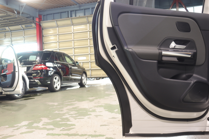 AMG GLA GLA35 4MATIC AMGﾊﾟﾌｫｰﾏﾝｽ&ｱﾄﾞﾊﾞﾝｽﾄ&ﾅﾋﾞｹﾞｰｼｮﾝP ﾚｰﾀﾞｰSP　AMGﾊﾟﾌｫｰﾏﾝｽｼｰﾄ 本革(灰/黒) ﾊﾟﾉﾗﾏｻﾝﾙｰﾌ 10.25ｲﾝﾁﾜｲﾄﾞﾅﾋﾞ ｱﾄﾞﾊﾞﾝｽﾄﾞｻｳﾝﾄﾞ ﾍｯﾄﾞｱｯﾌﾟD 360ｶﾒﾗ ﾌｯﾄﾄﾗﾝｸ ﾏﾙﾁﾋﾞｰﾑLED　2年保証