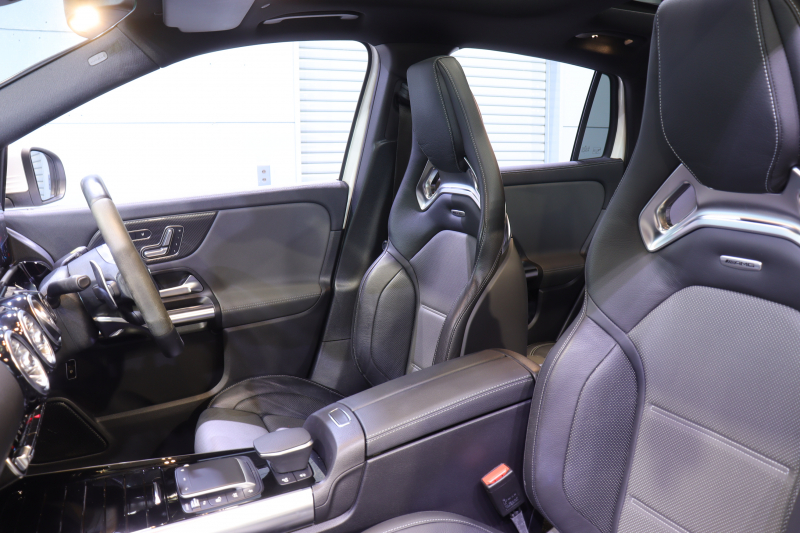 AMG GLA GLA35 4MATIC AMGﾊﾟﾌｫｰﾏﾝｽ&ｱﾄﾞﾊﾞﾝｽﾄ&ﾅﾋﾞｹﾞｰｼｮﾝP ﾚｰﾀﾞｰSP　AMGﾊﾟﾌｫｰﾏﾝｽｼｰﾄ 本革(灰/黒) ﾊﾟﾉﾗﾏｻﾝﾙｰﾌ 10.25ｲﾝﾁﾜｲﾄﾞﾅﾋﾞ ｱﾄﾞﾊﾞﾝｽﾄﾞｻｳﾝﾄﾞ ﾍｯﾄﾞｱｯﾌﾟD 360ｶﾒﾗ ﾌｯﾄﾄﾗﾝｸ ﾏﾙﾁﾋﾞｰﾑLED　2年保証