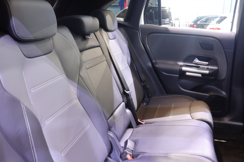 AMG GLA GLA35 4MATIC AMGﾊﾟﾌｫｰﾏﾝｽ&ｱﾄﾞﾊﾞﾝｽﾄ&ﾅﾋﾞｹﾞｰｼｮﾝP ﾚｰﾀﾞｰSP　AMGﾊﾟﾌｫｰﾏﾝｽｼｰﾄ 本革(灰/黒) ﾊﾟﾉﾗﾏｻﾝﾙｰﾌ 10.25ｲﾝﾁﾜｲﾄﾞﾅﾋﾞ ｱﾄﾞﾊﾞﾝｽﾄﾞｻｳﾝﾄﾞ ﾍｯﾄﾞｱｯﾌﾟD 360ｶﾒﾗ ﾌｯﾄﾄﾗﾝｸ ﾏﾙﾁﾋﾞｰﾑLED　2年保証