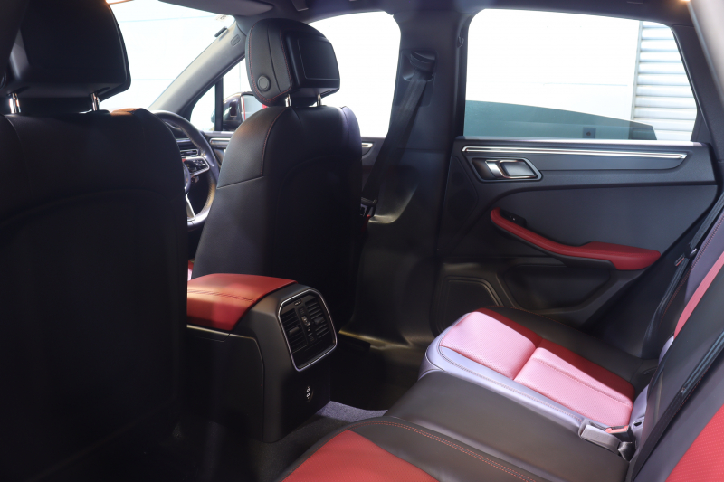 ポルシェ マカン 後期ﾓﾃﾞﾙ ｱｸﾃｨﾌﾞｸﾙｺﾝ ﾂｰﾄｰﾝﾚｻﾞｰｲﾝﾃﾘｱ(黒/赤) 10.9ｲﾝﾁPCMﾅﾋﾞ CarPlay ﾚｰﾝﾁｪﾝｼﾞｱｼｽﾄ LEDﾍｯﾄﾞﾗｲﾄ ｴﾝﾄﾘｰﾄﾞﾗｲﾌﾞ ｼｰﾄﾋｰﾀｰ 360ｶﾒﾗ 20ｲﾝﾁﾀｰﾎﾞAW 　2年保証付