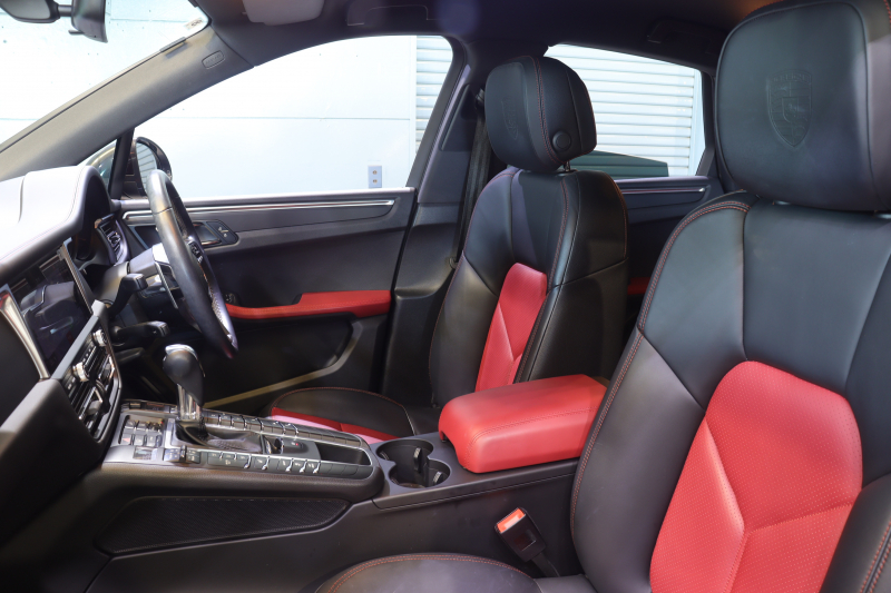 ポルシェ マカン 後期ﾓﾃﾞﾙ ｱｸﾃｨﾌﾞｸﾙｺﾝ ﾂｰﾄｰﾝﾚｻﾞｰｲﾝﾃﾘｱ(黒/赤) 10.9ｲﾝﾁPCMﾅﾋﾞ CarPlay ﾚｰﾝﾁｪﾝｼﾞｱｼｽﾄ LEDﾍｯﾄﾞﾗｲﾄ ｴﾝﾄﾘｰﾄﾞﾗｲﾌﾞ ｼｰﾄﾋｰﾀｰ 360ｶﾒﾗ 20ｲﾝﾁﾀｰﾎﾞAW 　2年保証付