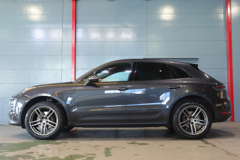 ポルシェ マカン 後期ﾓﾃﾞﾙ ｱｸﾃｨﾌﾞｸﾙｺﾝ ﾂｰﾄｰﾝﾚｻﾞｰｲﾝﾃﾘｱ(黒/赤) 10.9ｲﾝﾁPCMﾅﾋﾞ CarPlay ﾚｰﾝﾁｪﾝｼﾞｱｼｽﾄ LEDﾍｯﾄﾞﾗｲﾄ ｴﾝﾄﾘｰﾄﾞﾗｲﾌﾞ ｼｰﾄﾋｰﾀｰ 360ｶﾒﾗ 20ｲﾝﾁﾀｰﾎﾞAW 　2年保証付