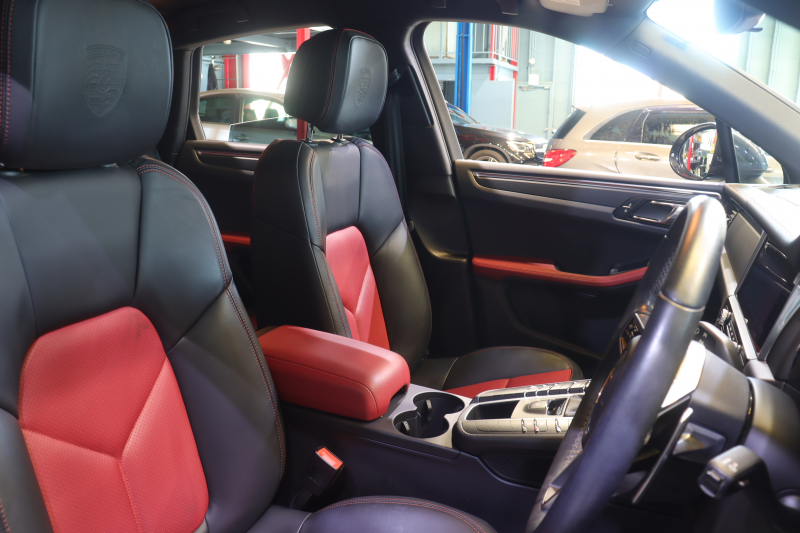 ポルシェ マカン 後期ﾓﾃﾞﾙ ｱｸﾃｨﾌﾞｸﾙｺﾝ ﾂｰﾄｰﾝﾚｻﾞｰｲﾝﾃﾘｱ(黒/赤) 10.9ｲﾝﾁPCMﾅﾋﾞ CarPlay ﾚｰﾝﾁｪﾝｼﾞｱｼｽﾄ LEDﾍｯﾄﾞﾗｲﾄ ｴﾝﾄﾘｰﾄﾞﾗｲﾌﾞ ｼｰﾄﾋｰﾀｰ 360ｶﾒﾗ 20ｲﾝﾁﾀｰﾎﾞAW 　2年保証付