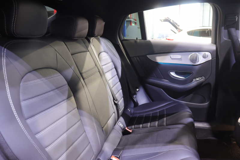 メルセデスベンツ GLCクーペ GLC220d 4MATIC ｸｰﾍﾟ ｽﾎﾟｰﾂ 本革仕様 ﾚｰﾀﾞｰSP　1ｵｰﾅｰ 本革ｽﾎﾟｰﾂｼｰﾄ(ﾌﾞﾗｯｸ) ｻﾝﾙｰﾌ 8.4ｲﾝﾁﾜｲﾄﾞﾅﾋﾞ Burmesterｻｳﾝﾄﾞ ﾌﾙｾｸﾞTV ﾍｯﾄﾞｱｯﾌﾟﾃﾞｨｽﾌﾟﾚｲ LEDﾍｯﾄﾞﾗｲﾄ ｱﾝﾋﾞｴﾝﾄﾗｲﾄ 自動ﾘｱｹﾞｰﾄ AMGｴｱﾛ&19ｲﾝﾁｱﾙﾐ　2年保証