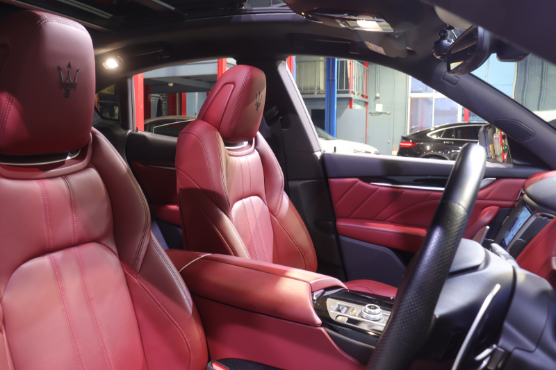 マセラティ レヴァンテ ｸﾞﾗﾝｽﾎﾟｰﾂ　後期 NEWｼﾌﾄ ADAS ACC LDW BSA ﾚｯﾄﾞﾚｻﾞｰｼｰﾄ ﾊﾟﾉﾗﾏｻﾝﾙｰﾌ MTCﾅﾋﾞ ﾌﾙｾｸﾞTV harman/kardon CarPlay LEDﾍｯﾄﾞﾗｲﾄ ｿﾌﾄﾄﾞｱｸﾛｰｼﾞｬｰ 自動ﾘｱｹﾞｰﾄ 専用ｴｸﾃﾘｱ 21ｲﾝﾁﾍﾘｵｽAW 　2年保証