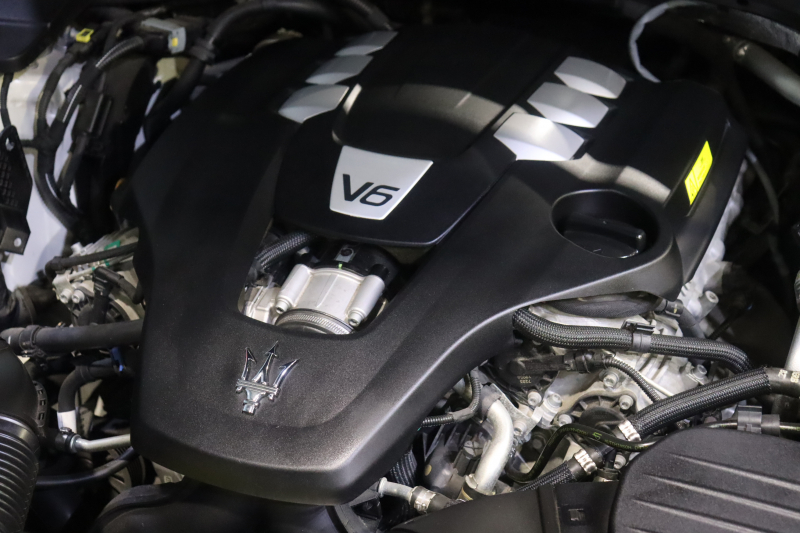 マセラティ レヴァンテ ｸﾞﾗﾝｽﾎﾟｰﾂ　後期 NEWｼﾌﾄ ADAS ACC LDW BSA ﾚｯﾄﾞﾚｻﾞｰｼｰﾄ ﾊﾟﾉﾗﾏｻﾝﾙｰﾌ MTCﾅﾋﾞ ﾌﾙｾｸﾞTV harman/kardon CarPlay LEDﾍｯﾄﾞﾗｲﾄ ｿﾌﾄﾄﾞｱｸﾛｰｼﾞｬｰ 自動ﾘｱｹﾞｰﾄ 専用ｴｸﾃﾘｱ 21ｲﾝﾁﾍﾘｵｽAW 　2年保証