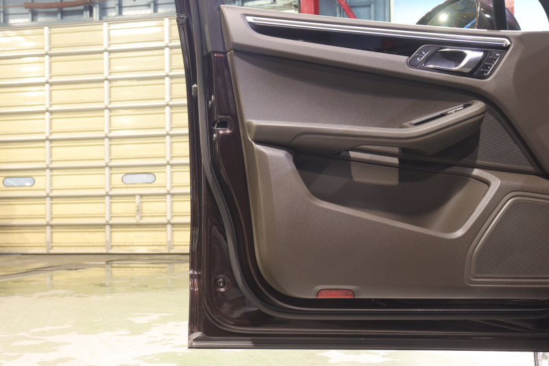 ポルシェ マカン S　MY17 ｴﾝﾄﾘｰﾄﾞﾗｲﾌﾞ 本革ｼｰﾄ(ｱｹﾞｰﾄｸﾞﾚｰ) PCMﾅﾋﾞ 14wayﾒﾓﾘｰ付電動ｼｰﾄ ﾚｰﾝﾃﾞｨﾊﾟｰﾁｬｳｫｰﾆﾝｸﾞ ｽﾎﾟｰﾂﾃｰﾙﾊﾟｲﾌﾟ ﾋﾟｱﾉﾌｨﾆｯｼｭﾌﾞﾗｯｸｲﾝﾃﾘｱ 18ｲﾝﾁﾏｶﾝSﾃﾞｻﾞｲﾝAW　2年保証